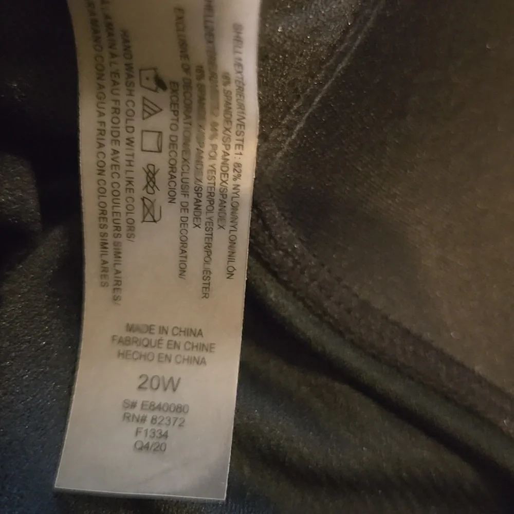 Raisins Curve Black Trendy Plus Size Colorblocked One Piece Swimsuit SZ:20W - Picture 10 of 12